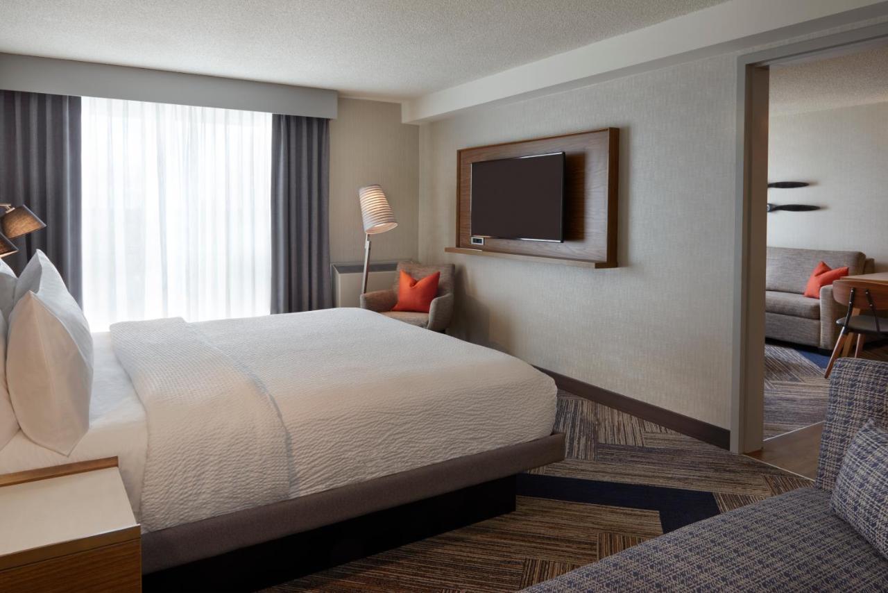 Four Points By Sheraton Toronto Airport East Exterior foto
